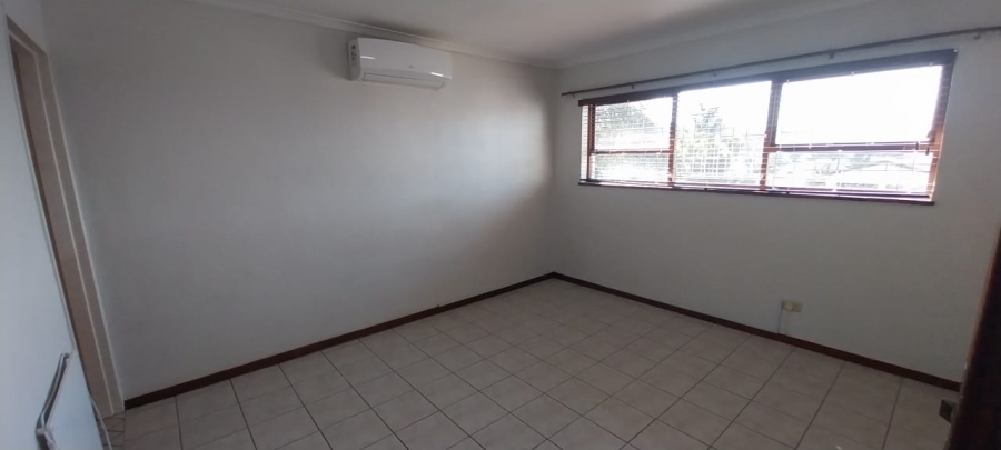 3 Bedroom Property for Sale in Loevenstein Western Cape